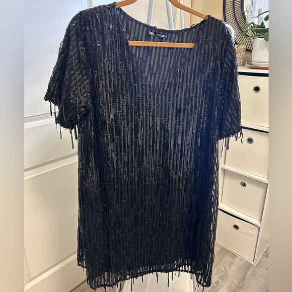ZARA sequin black tunic mini dress. V neck , short sleeves. Size XL. - Picture 2 of 8